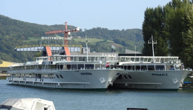Дунайське пароплавство відмовилося передати теплоходи російській турфірмі