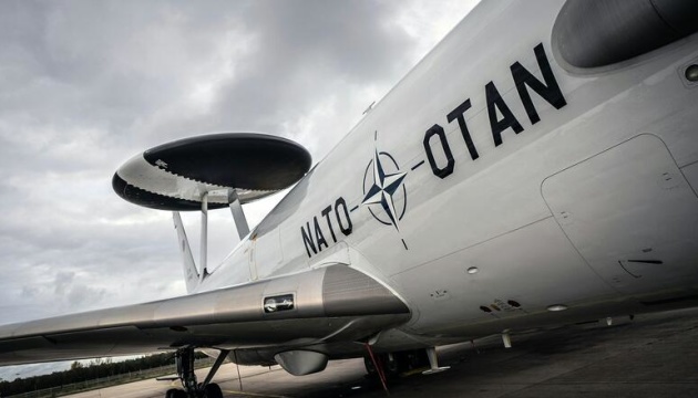 НАТО оновить літаки дальнього радіолокаційного стеження