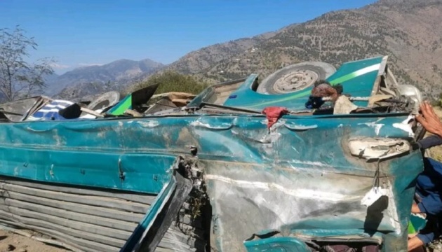 В Індії автобус впав у гірську ущелину, 36 загиблих