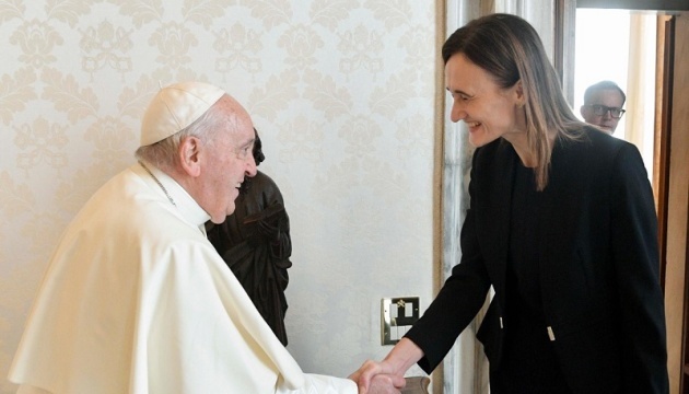 El Papa Francisco dona 100.000 euros para ayudar a los refugiados ucranianos en Lituania