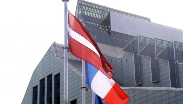 Франція і Латвія допомагають у відбудові Чернігівщини 