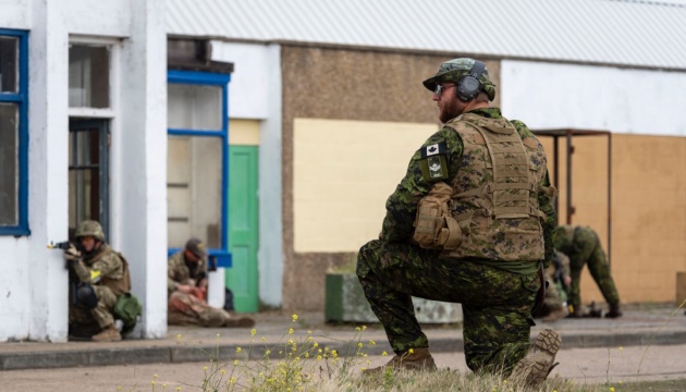 Canadian military shows Ukrainians being taught tactical combat casualty care