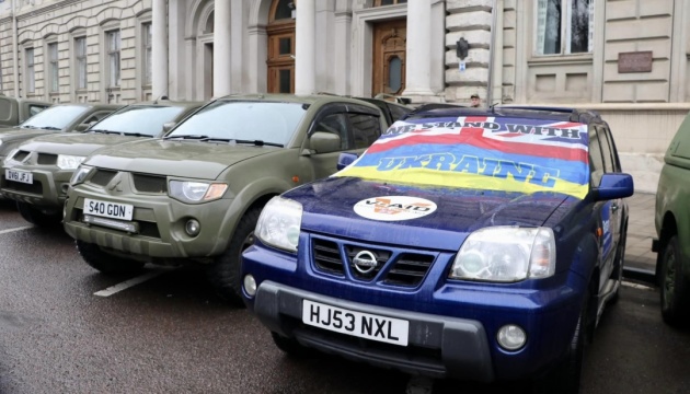 British farmers, volunteers deliver 35 off-roaders for Ukraine Army to Lviv region