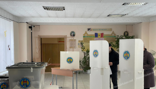 У Молдові проходить другий тур місцевих виборів