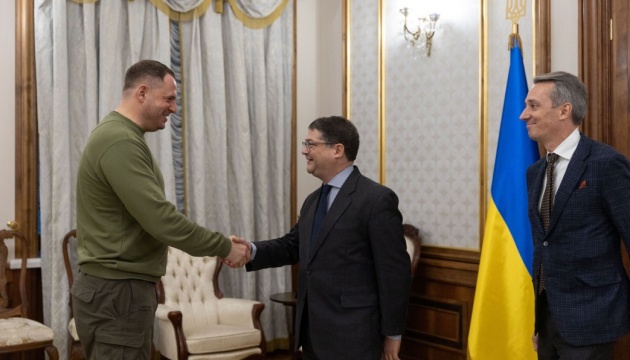 Єрмак обговорив безпекові гарантії для України з представником Макрона