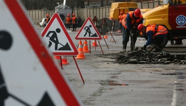 Road maintenance works underway across border communities in Sumy region