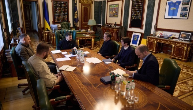 Zelensky meets with foreign journalists