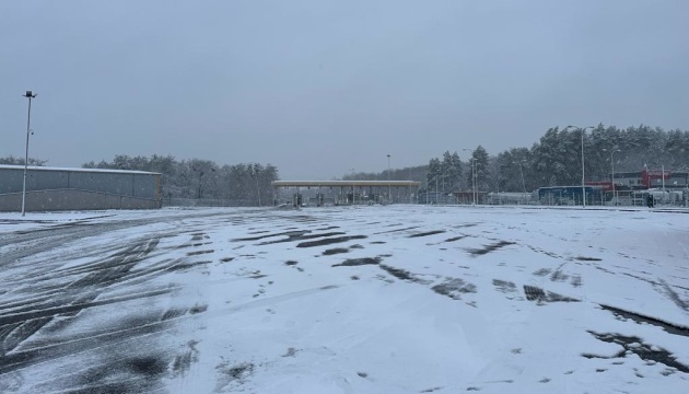 Due to Polish protests, only 350 cars cross Yahodyn checkpoint in three days