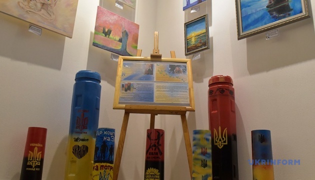 У Вінниці відкрилась виставка живопису маріупольців «Місто Марії: Сила та Творчість»