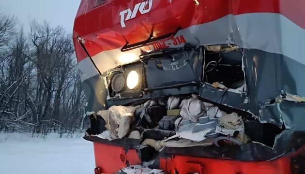 У Росії лоб в лоб зіткнулися два потяги - є постраждалі
