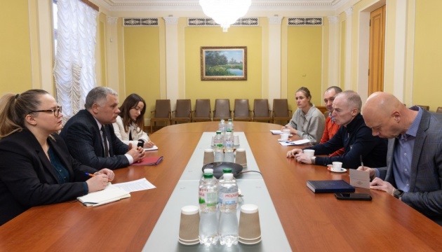 В Офісі Президента обговорили підготовку українських військових із командувачем місії ЄС
