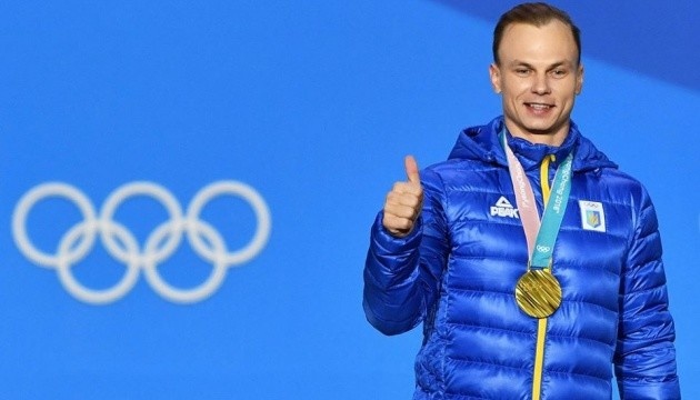 Абраменко виставив на аукціон золоту та срібну олімпійські медалі