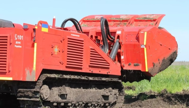 韓国国際協力団、ウクライナにさらに４台の地雷除去車両を供与