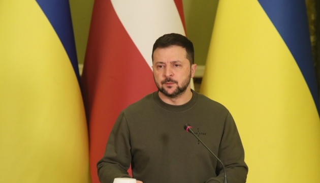 Zelensky: Rusia debería pagar con sus activos por la agresión contra Ucrania