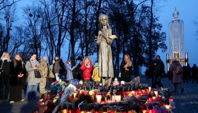 Карандєєв і представники Світового конгресу українців долучилися до акції «Запали свічку»