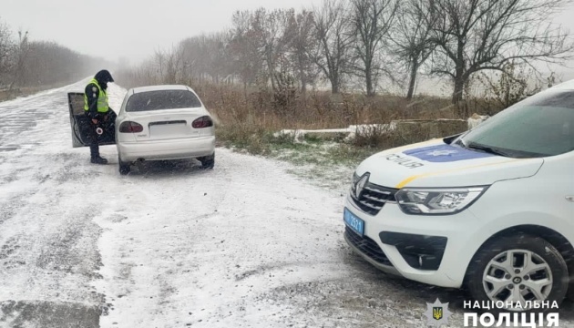 На трасах Одещини сталося кілька аварій, відомо про двох постраждалих - поліція