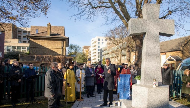 У Лондоні відбулися комеморативні заходи біля пам’ятника жертвам Голодомору