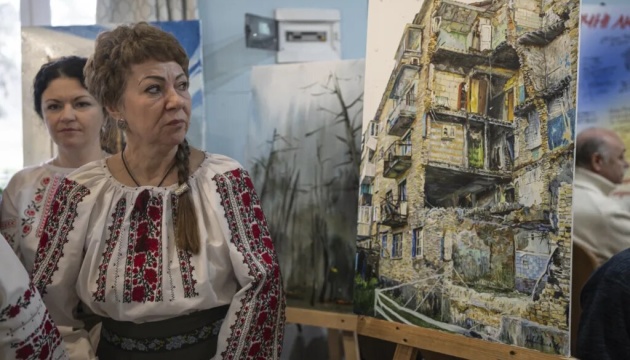 На Київщині у рамках пленеру «Мощун - незагоєна рана» художники малюють зруйновані будинки