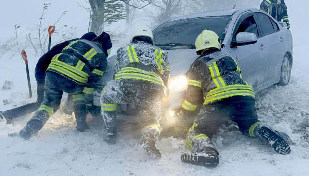 Bad weather leaves 10 people dead in Ukraine 