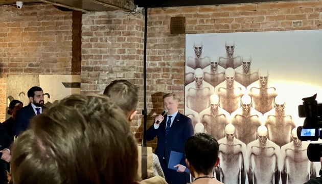 У Варшаві відкрилася виставка українського сучасного мистецтва про Голодомор
