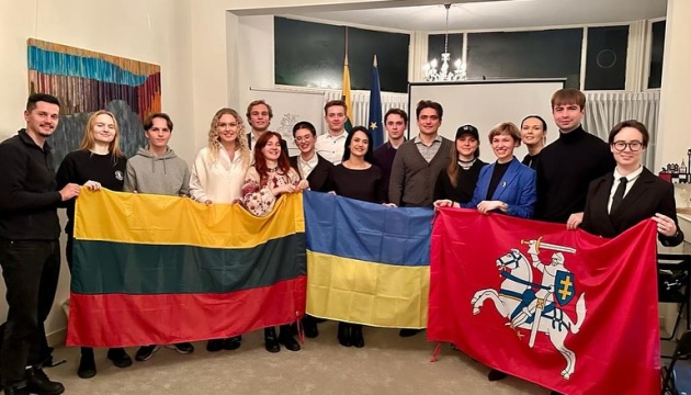 Фундація «Українці в Нідерландах» взяла участь в зустрічі з литовською громадою
