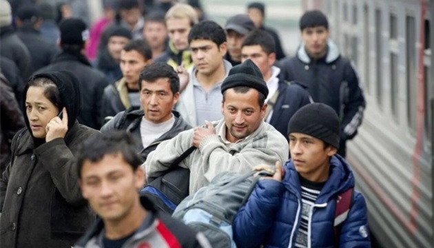 Росіяни завезли на ТОТ понад 100 тисяч мігрантів з Центральної Азії - Центр нацспротиву