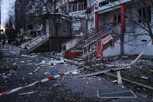 Guerre en Ukraine : Deux morts et sept blessés après un bombardement russe sur Kherson
