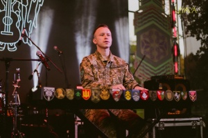 Військовий ЗСУ Михайло Олійник випустив альбом фортепіанних творів, написаних на передовій
