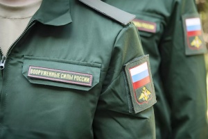 У Росії намагаються подолати дефіцит контрактників активним вербуванням студенток - ЦПД
