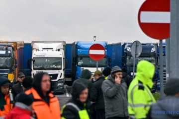 Demonstration ungarischer Transportunternehmen: Ukraine erhoff keine Schließung der Grenze 