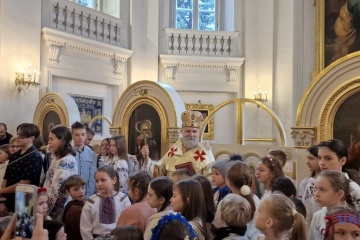 Saint Nicholas visits Ukrainian children in Warsaw