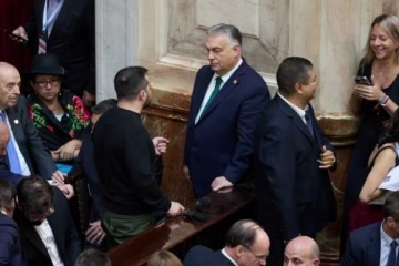 Selenskyj führt in Argentinien kurzes Gespräch mit Orban