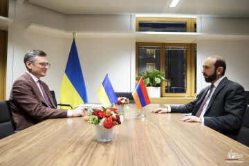 Ukrainian foreign minister meets Armenian counterpart