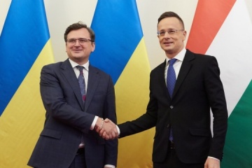 Le ministre ukrainien des Affaires étrangères s’est entretenu avec son homologue hongrois sur l’adhésion de l’Ukraine à l’UE