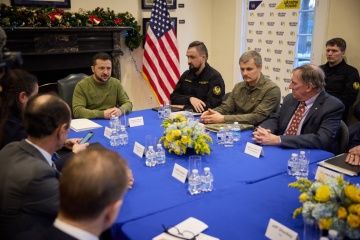 Zelensky meets with leaders of U.S. defense companies