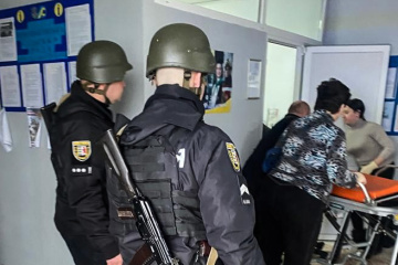 26 Verletzte bei Explosion von Handgranaten während Sitzung von Dorfrat in Transkarpatien