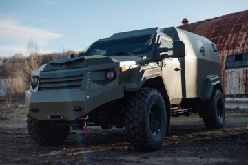 Ucrania recibe otras das ambulancias blindadas compradas con fondos de United24