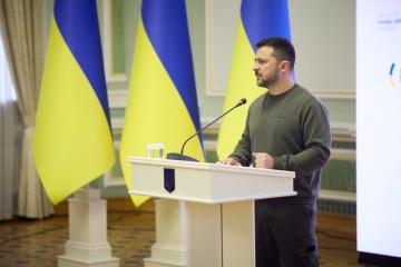 Volodymyr Zelensky a félicité les diplomates ukrainiens et énuméré les objectifs de politique étrangère pour l'année à venir