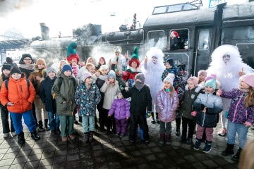 Ukrainian rail carrier launches Christmas Express retro train