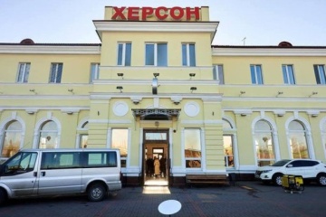Russian strike hits railway station in Kherson