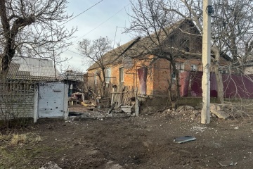 Russen greifen Oblast Dnipropetrowsk mit Artillerie und Drohnen an, eine Person tot, eine andere verletzt