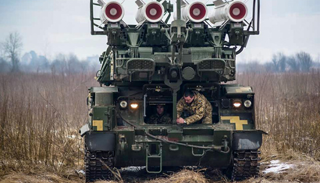 Ministerio de Defensa: Ucrania producirá sistemas de defensa aérea con un alcance de más de 100 kilómetros