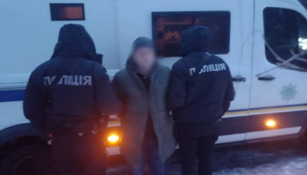 На Київщини заарештували чоловіка за зґвалтування дев'ятирічної доньки