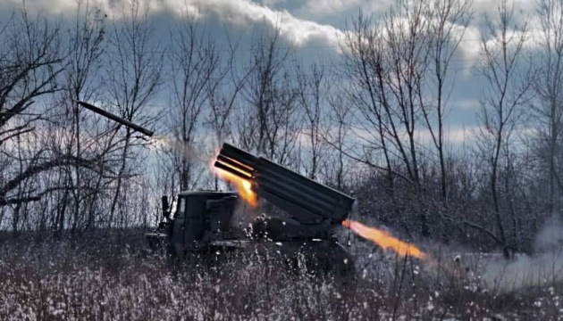 Українські військові продовжують штурмові дії на двох напрямках, на інших тримають оборону
