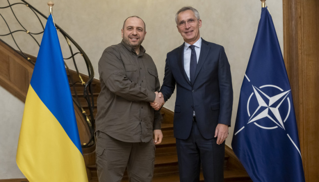 Умєров обговорив зі Столтенбергом військові потреби України та ситуацію на фронті