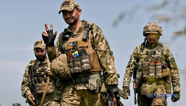 Потужна армія вільних: Збройні сили України у фото Укрінформу