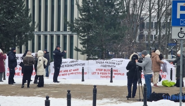 Українські активісти під парламентом Польщі просили припинити блокаду кордону
