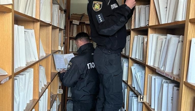 У Харкові прийшли з обшуками в обласну МСЕК - поліція вилучає медичні документи