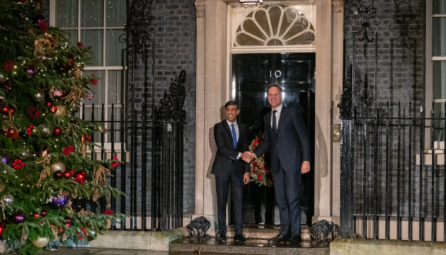 Primeros ministros de los Países Bajos y Reino Unido discuten la ayuda a Ucrania