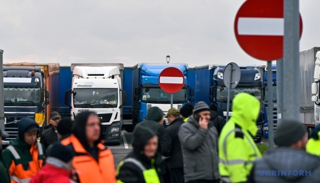 Demonstration ungarischer Transportunternehmen: Ukraine erhoff keine Schließung der Grenze 